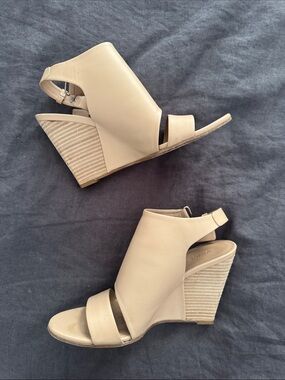 VINCE Karen Nude Leather Wedge